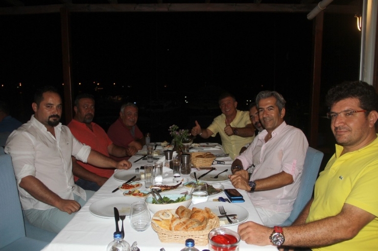 Tanju Çolak: "Galatasaray’da Oynanan Futbol Rezalet"