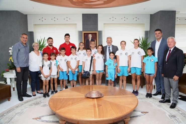 Cimnastikçilerden Başkan Erdem’e Başarı Sözü