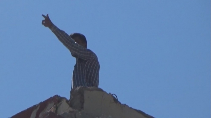 Genci İntihardan Polis Kurtardı