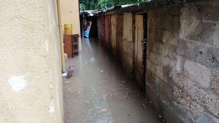 Anadolu Yakasında Yağmur Başladı