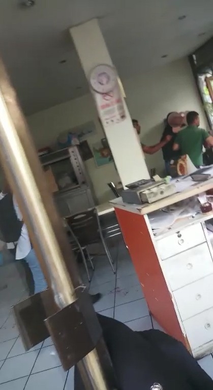 Annesi Bıçaklanan Küçük Kızın Feryadı: "Anne Lütfen Ölme"