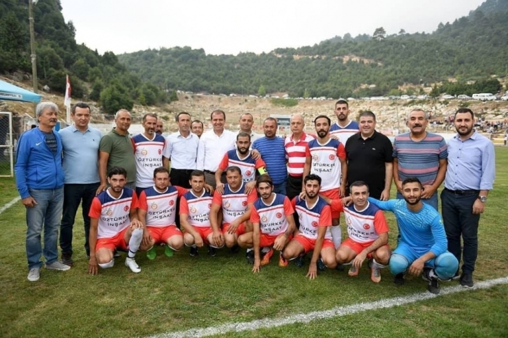 Mahalleler Arası Fındıkpınarı Futbol Turnuvası Heyecanı Sürüyor