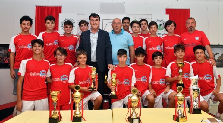 Amatör Spor Kulüplerine Osmangazi Desteği