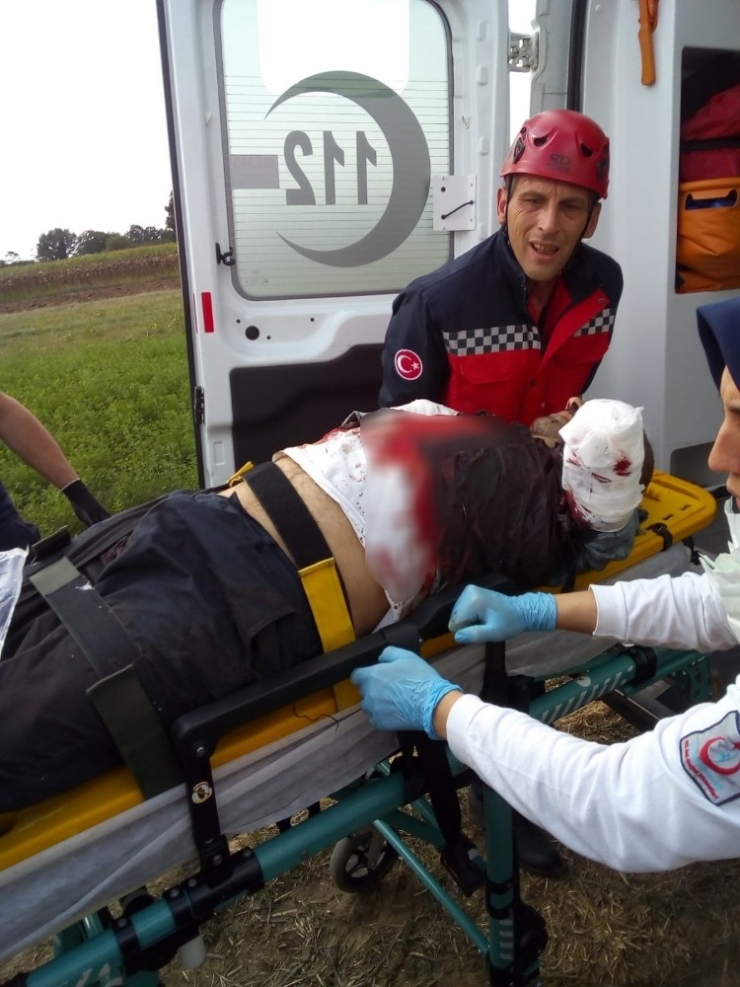 2 Kolunu Silaj Makinesine Kaptıran Vatandaş Yaralandı