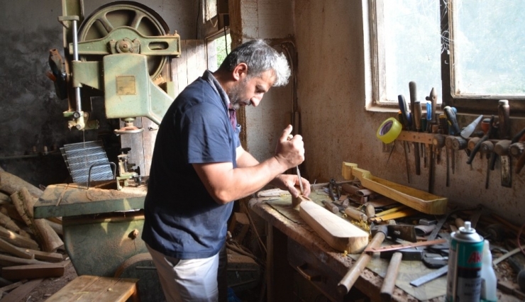 25 Yıldır Kemençe Yapıyor