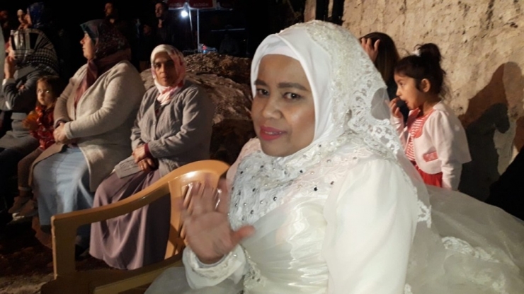 Endonezyalı Geline Bu Kez De Uçak Bileti Engel Oldu