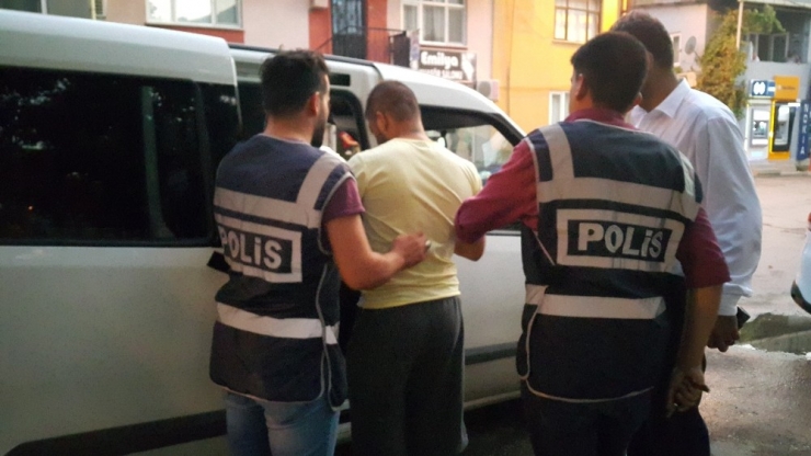 Yıllar Önceki Uyuşturucu Husumeti İçin Ev Basıp Adam Bıçakladılar