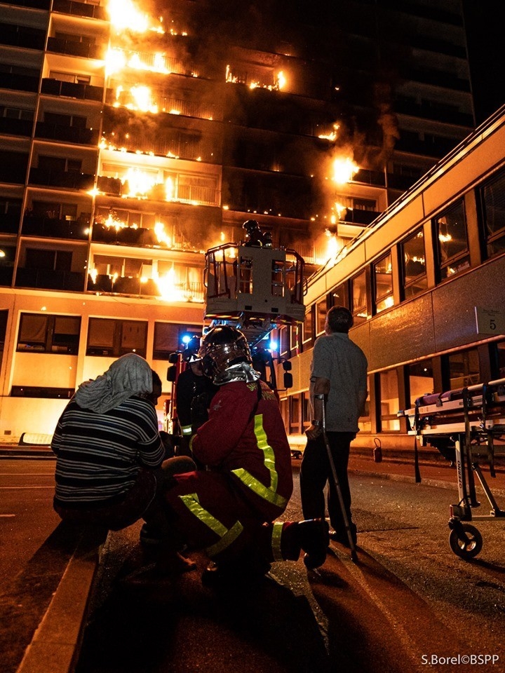 Fransa’da Hastanede Yangın: 1 Ölü, 8 Yaralı