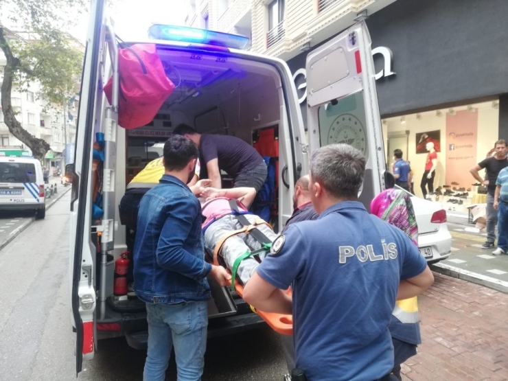 Alçıpan Çökünce Yere Düşen Usta, Cama Tıklayıp Yardım İstedi