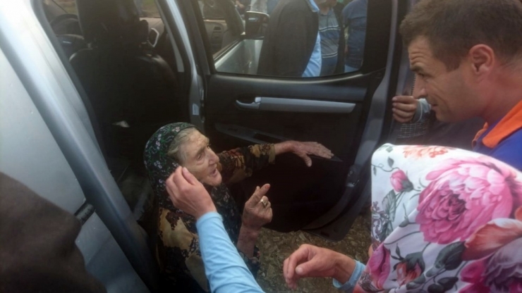 Fındık Başağı Toplarken Kaybolan Yaşlı Kadın 12 Saat Sonra Bulundu