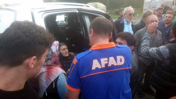 Fındık Başağı Toplarken Kaybolan Yaşlı Kadın 12 Saat Sonra Bulundu