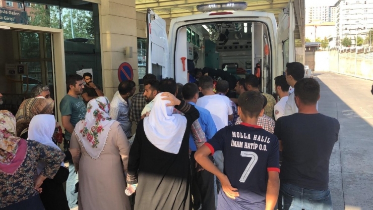 İnşattan Düşen İşçi Ağır Yaralandı