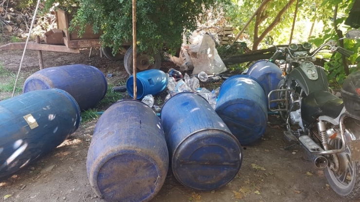 Adana’da Bin 370 Litre Kaçak İçki Ele Geçirildi