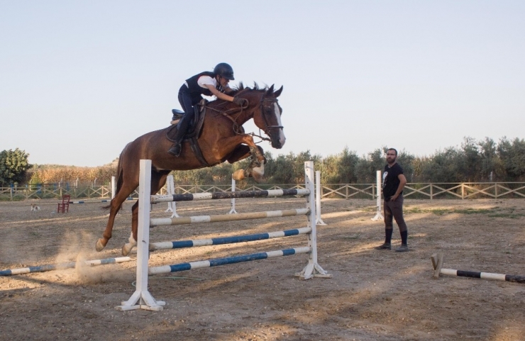 Mercan Badakal, Başarıdan Başarıya Koşuyor