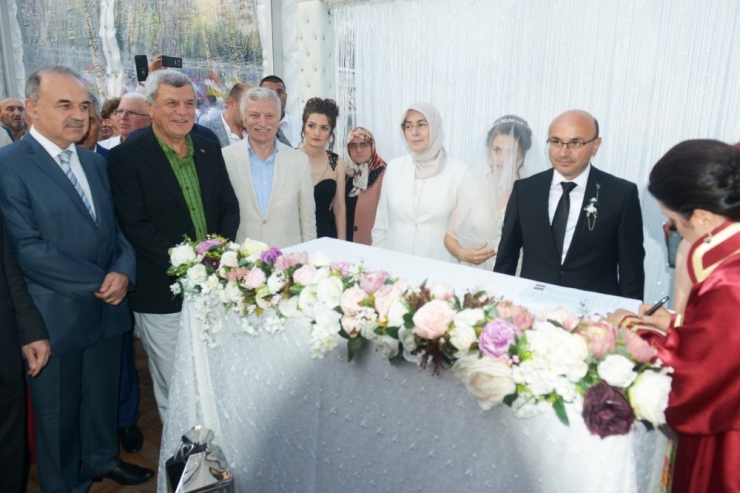 Başkan Oral Dünya Evine Girdi