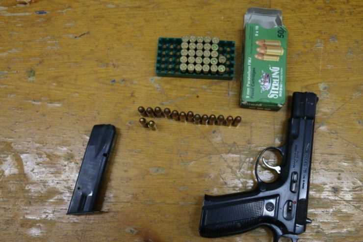 Cinayet Zanlısı, Kadın Elbisesi Giyinmiş Şekilde Yakalandı