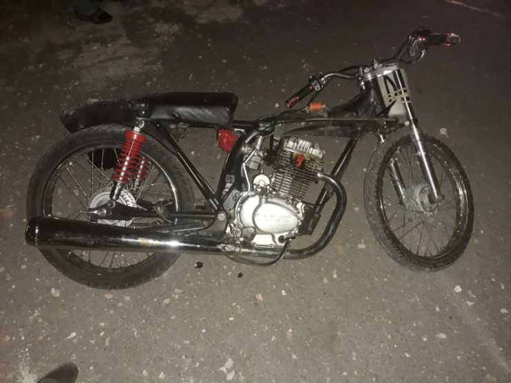 Kum Yığınına Çarpan Motosikletin Sürücüsü Yaralandı