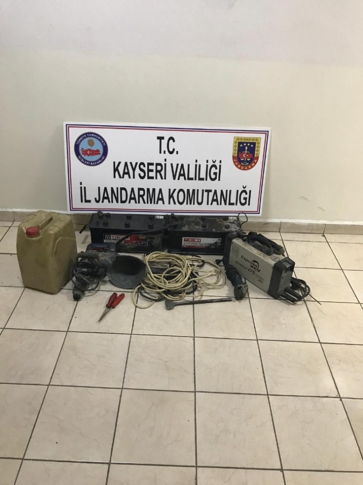 Jandarma 6 Faili Meçhul Hırsızlık Olayını Aydınlattı