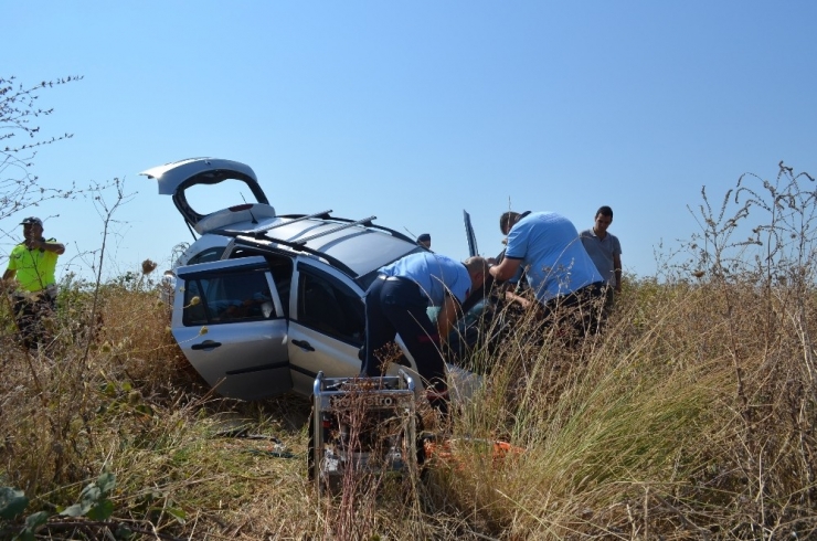 Tekirdağ’da Otomobil Şarampole Uçtu: 2 Yaralı