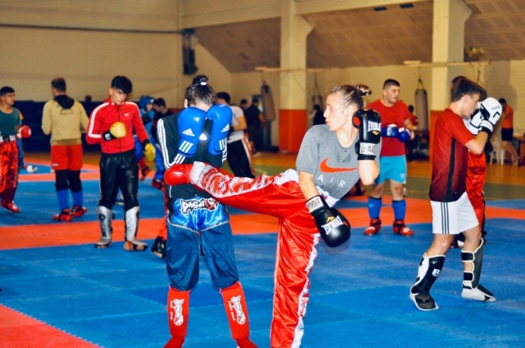 Kick Boks Gençler Milli Takımı, Avrupa Şampiyonası’na Hazırlanıyor