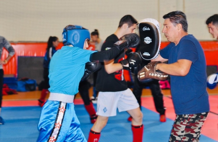 Kick Boks Gençler Milli Takımı, Avrupa Şampiyonası’na Hazırlanıyor