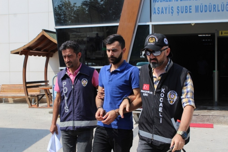 Otobüste Yolculuk Yapan Kadını Telefonla Taciz Eden Muavin Tutuklandı