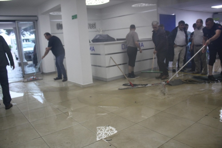 Ünye’yi Sel Vurdu