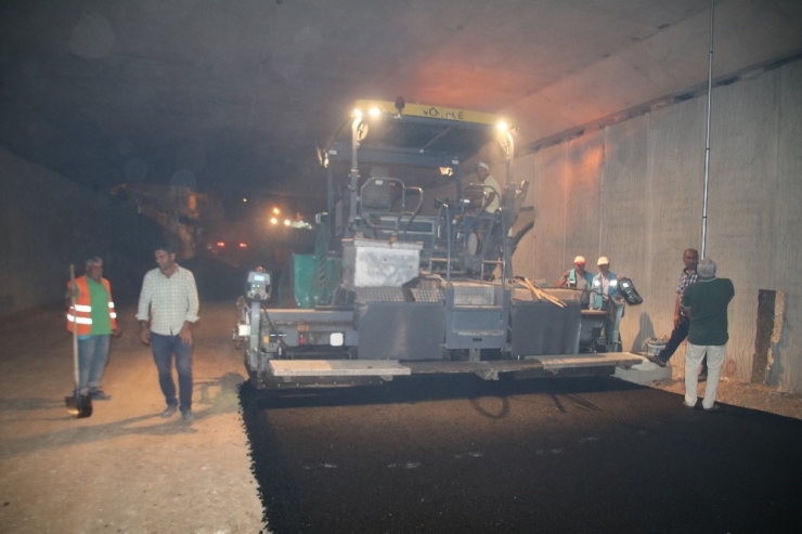 Şanlıurfa’da Altgeçit Ve Caddeler Asfaltlandı