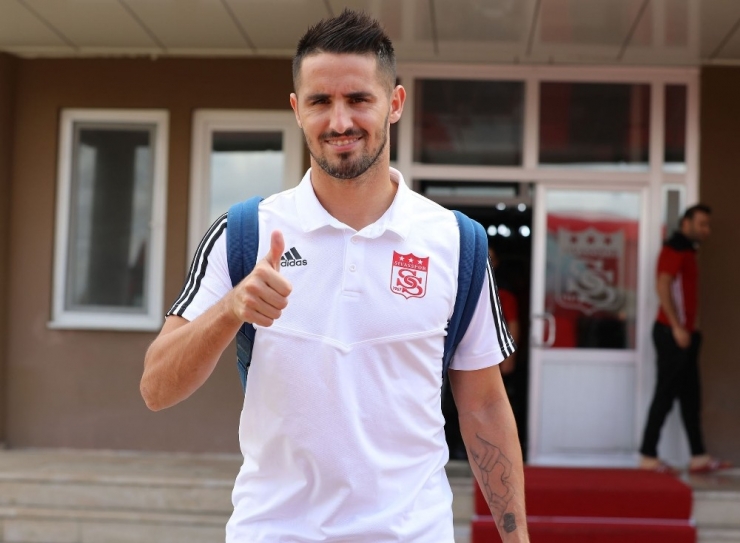 Sivasspor Kafilesi Rize’ye Gitti