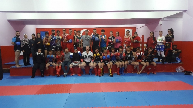 İran Ve Türk Sporcular Tatvan’da Kampa Girdi