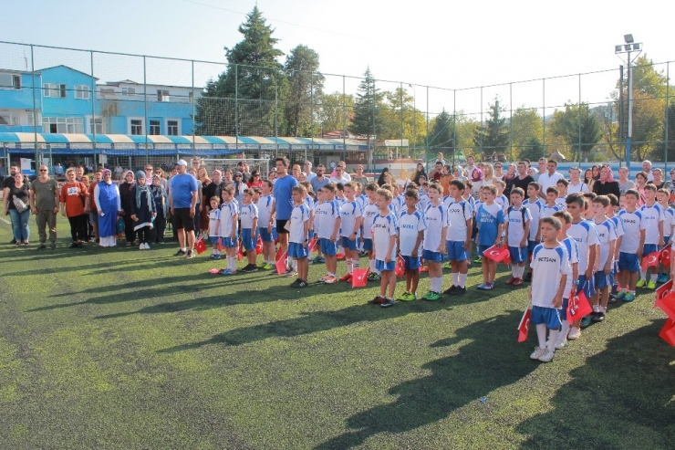 Bigaspor Yaz Futbol Okulunda Madalyalı Kapanış Töreni