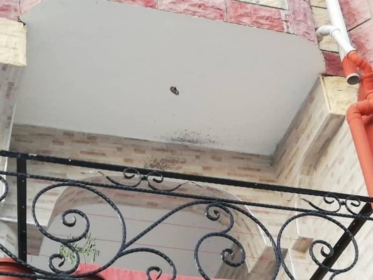 Samandağ’da Muhtarın Aracı Kurşunlandı