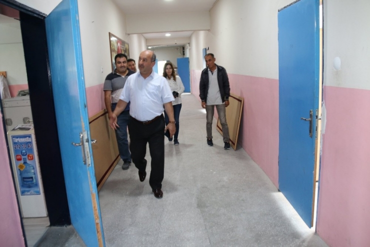 Kütahya Hüsnü Kişioğlu Ortaokulu’nda Tadilat Çalışması