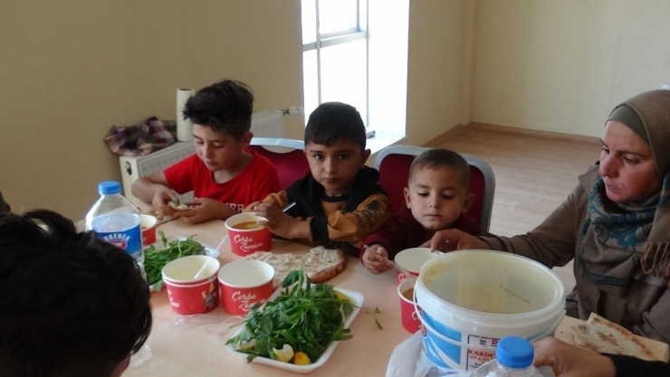 Hatay’da 13 Kaçak Göçmen Yakalandı