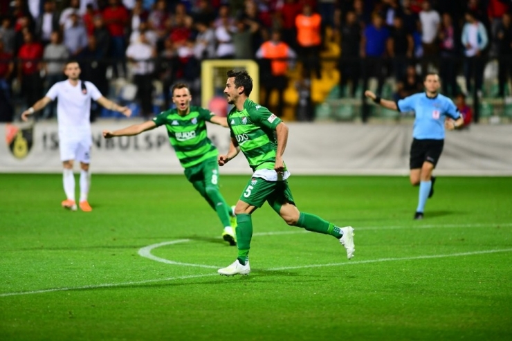 Bursaspor Taraftarının Karşısına Çıkıyor