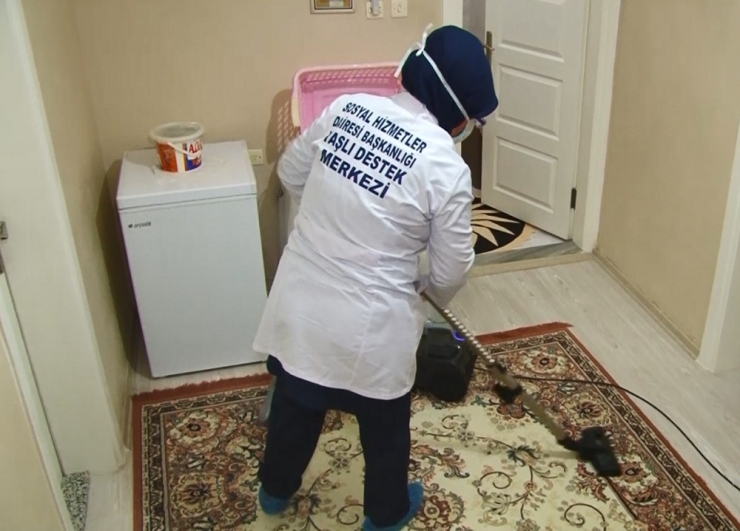 Eli Öpülesi Yaşlılara Destek Büyükşehirden