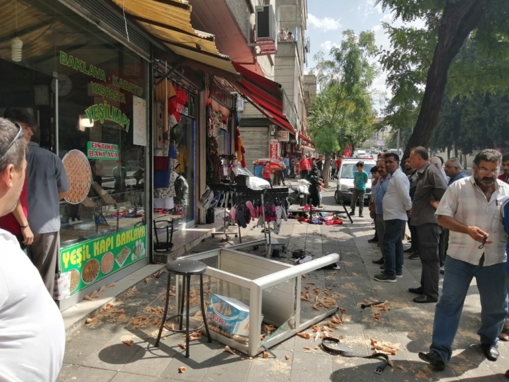 Bıçaklanma Anı Güvenlik Kamerasında