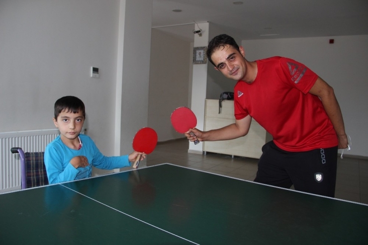 Fiziksel Engelli Muhammed’e Altın Dokunuş