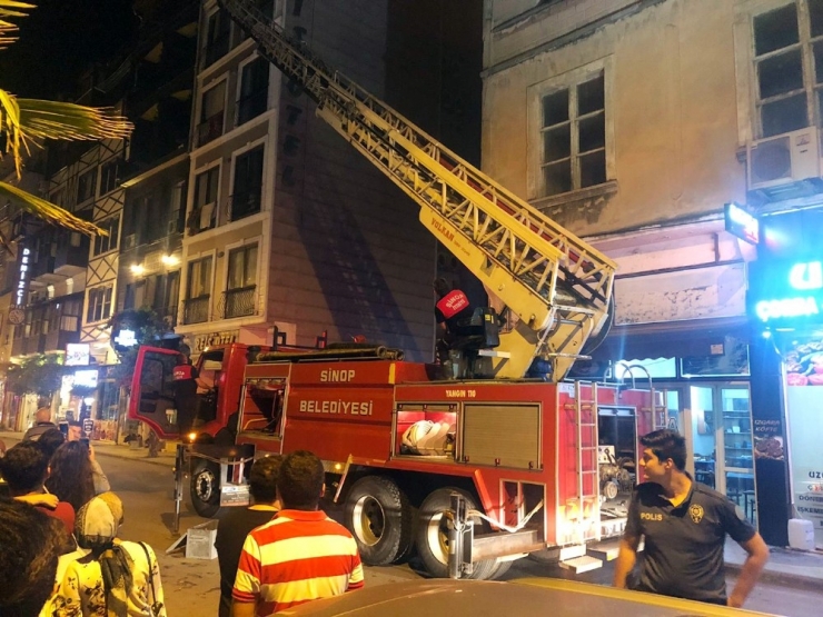 Sinop’ta Bir Otelin Mutfağında Yangın Çıktı