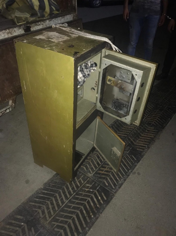 Ankara Polisi Yaşlı Adamı Bağlayıp Evini Soyan Hırsızları Kıskıvrak Yakaladı