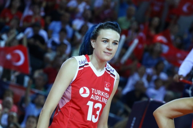 Milli Voleybolcu Meryem Boz, Aydın’ı Gururlandırıyor