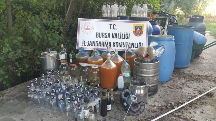 Evde İçki İmalatına Jandarmadan Baskın