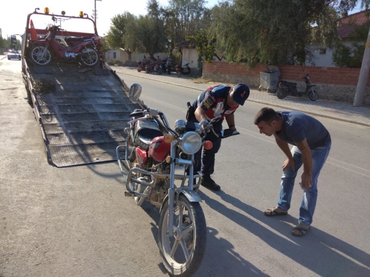 Denizli’de 145 Motosiklet Sürücüsüne 105 Bin 814 Tl Para Cezası Kesildi