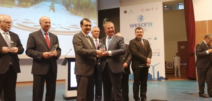 Enerji Bakanı Dönmez: "Enerjide Enosis İttifaklarına Göz Yummayacağız"