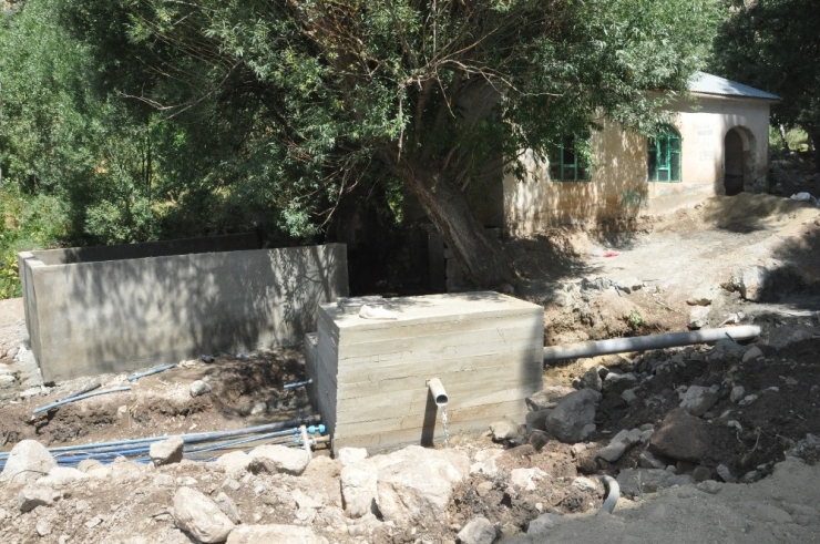 İran Sınırındaki Şifalı Suda Su Onarım Çalışmaları Başladı