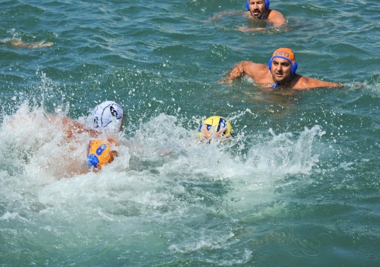 Çeşme Marina’da Su Topu Heyecanı