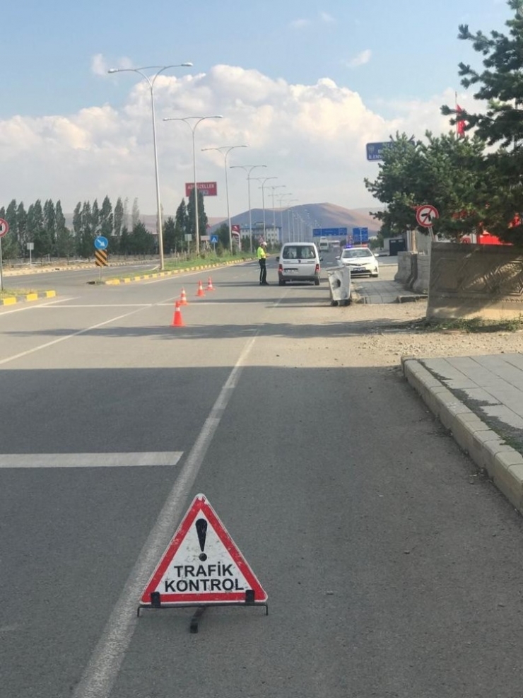 Kars’ta Radarla Hız Denetimi