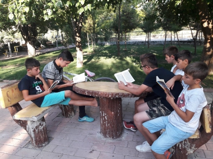 Üniversite Öğrencisinden Örnek Davranış