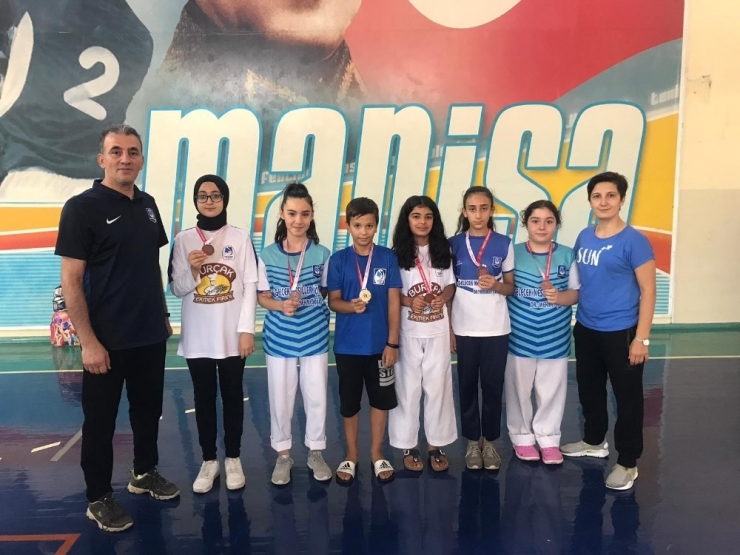 Yunusemreli Tekvandocular Manisa’yı Temsil Edecek