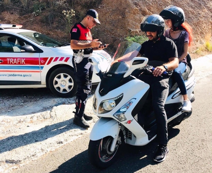 Kasksız Sürücülere 113 Bin Tl Ceza